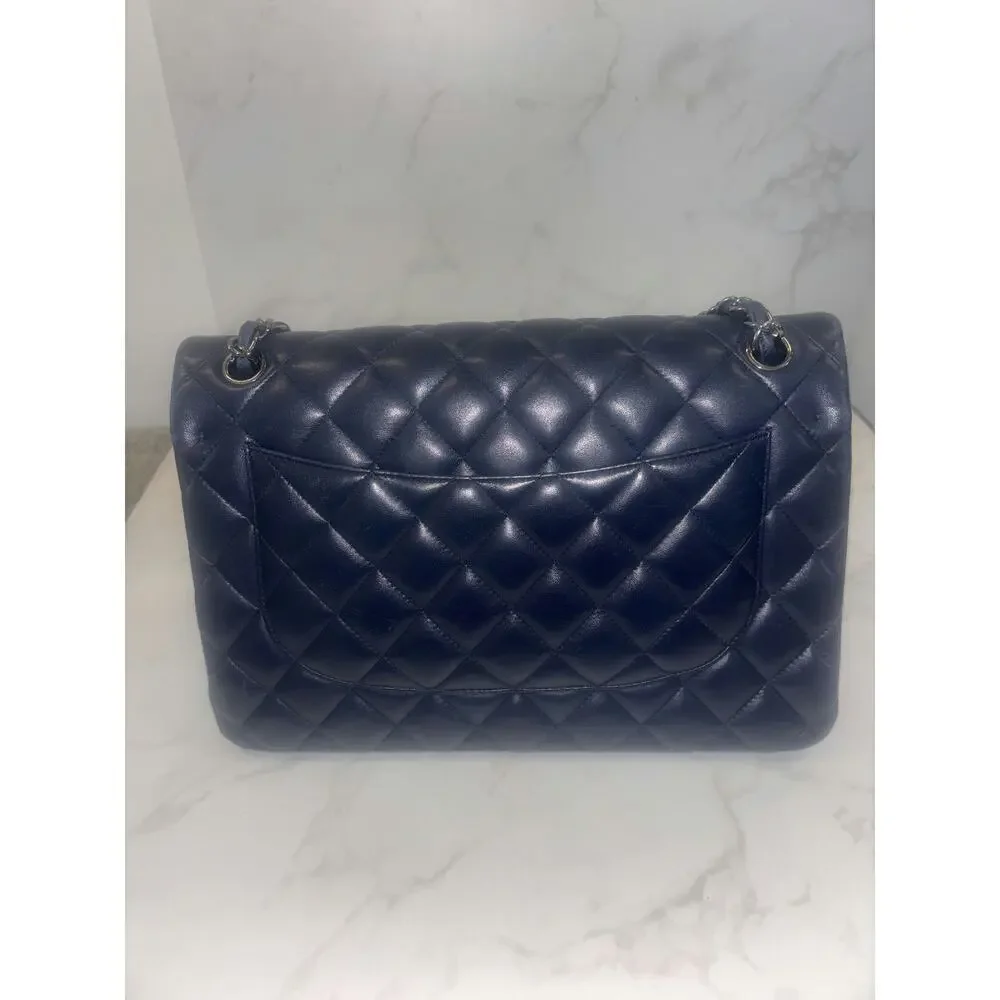 Chanel Quilted Flap Bag in Navy Blue Lambskin - Excellent Condition